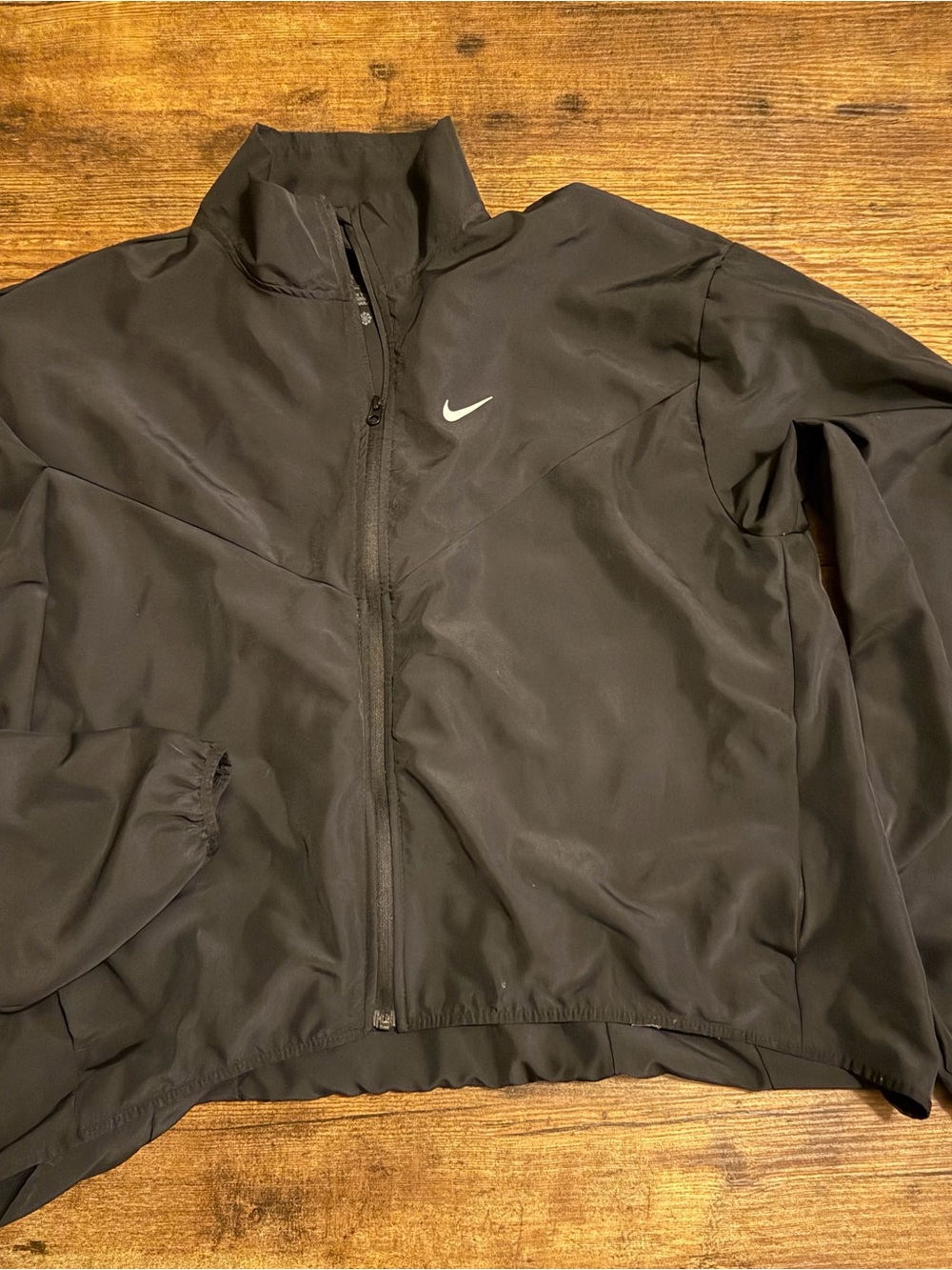 Nike woman’s Black Full-Zip Windbreaker Jacket